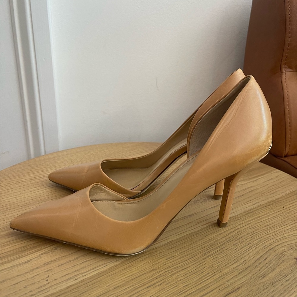 MICHAEL KORS. Tan Pump SZ 8
